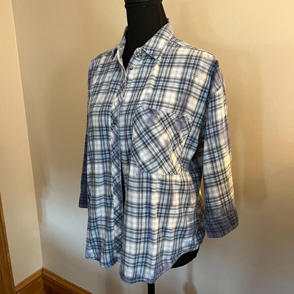 Design Lab Lord and Taylor Acid Wash Blue Flannel with Cropped Sleeves - Picture 3 of 8
